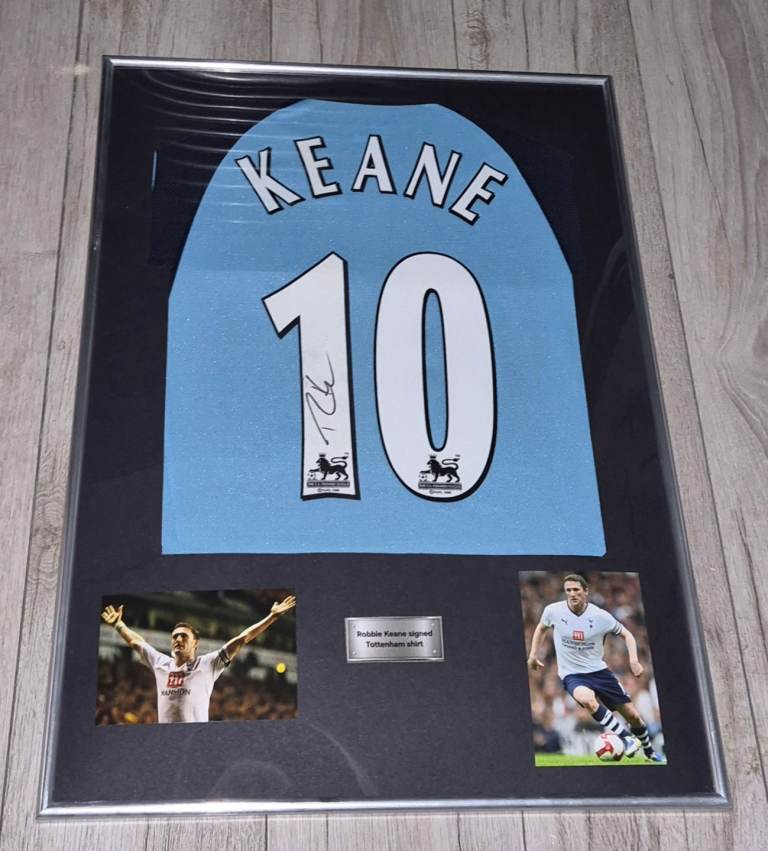 Signed football shirt. Robbie Keane signed Tottenham shirt in frame with proof and COA 