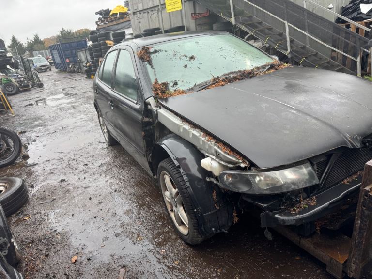 Seat Leon 1.8t 2003 black BREAKING FOR PARTS 