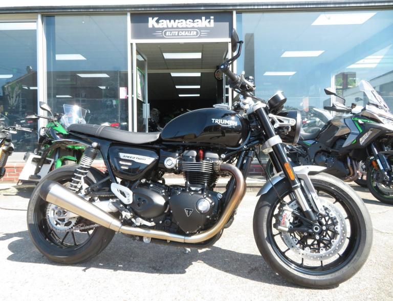 2025 Triumph SPEED TWIN 1200  Petrol Manual