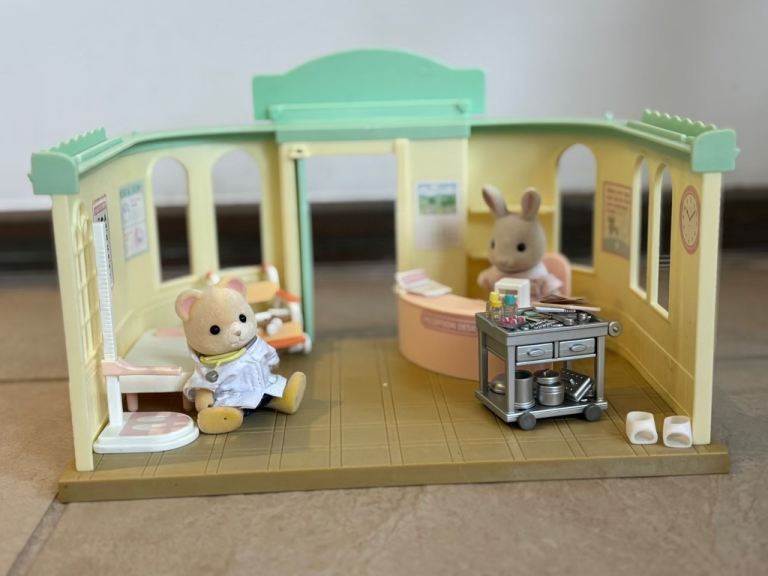 Sylvanian Families Country Clinic