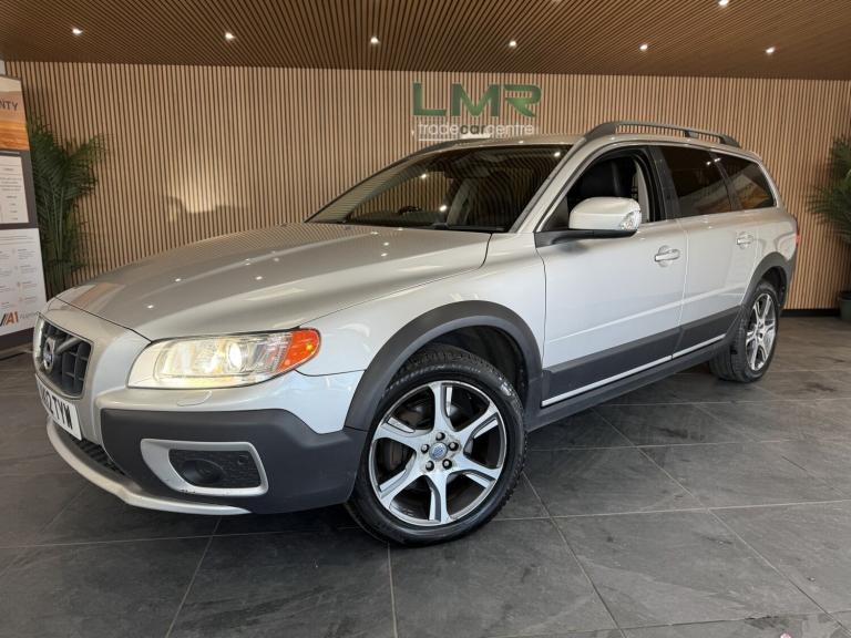 VOLVO XC70 2.4 D5 SE Lux 2012