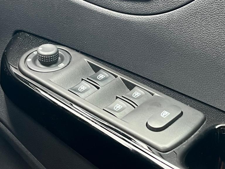 2017 Renault Captur 1.5 dCi ENERGY Dynamique S Nav SUV 5dr Diesel Manual Euro 6