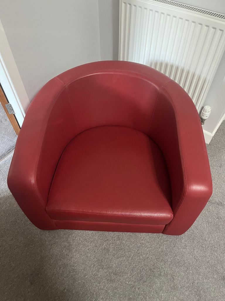 Red Leather Tub Chair – Good Condition