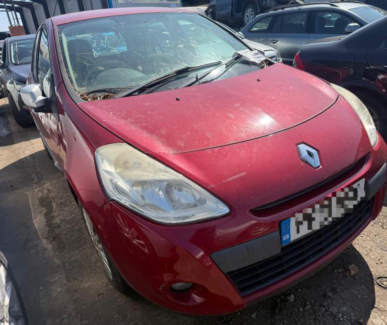 Breaking spare parts Renault clio 2010
