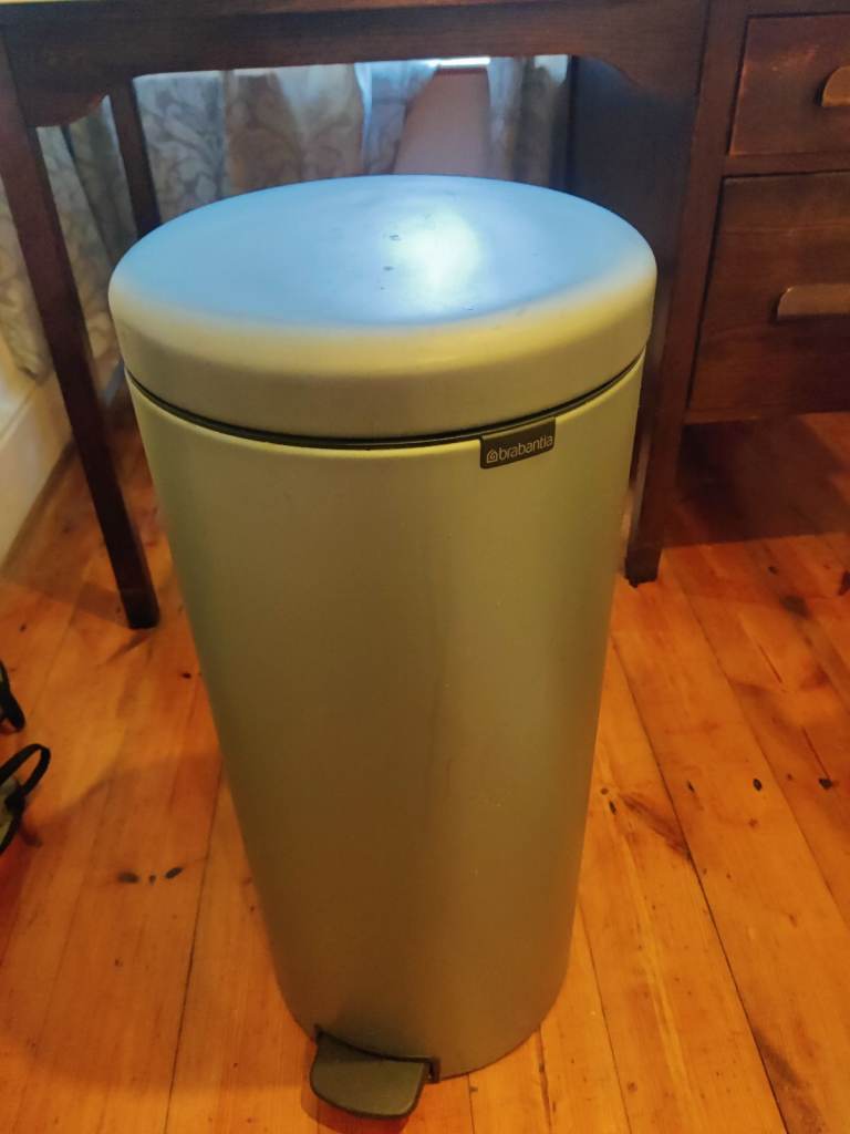 Brabantia Pedal Bin 23-30L – Grey, Good Condition
