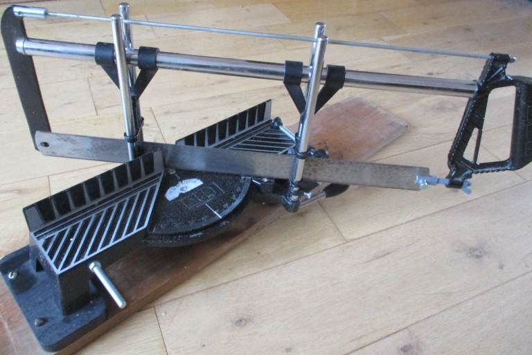 Deep Cut Precision 600mm Mitre Saw