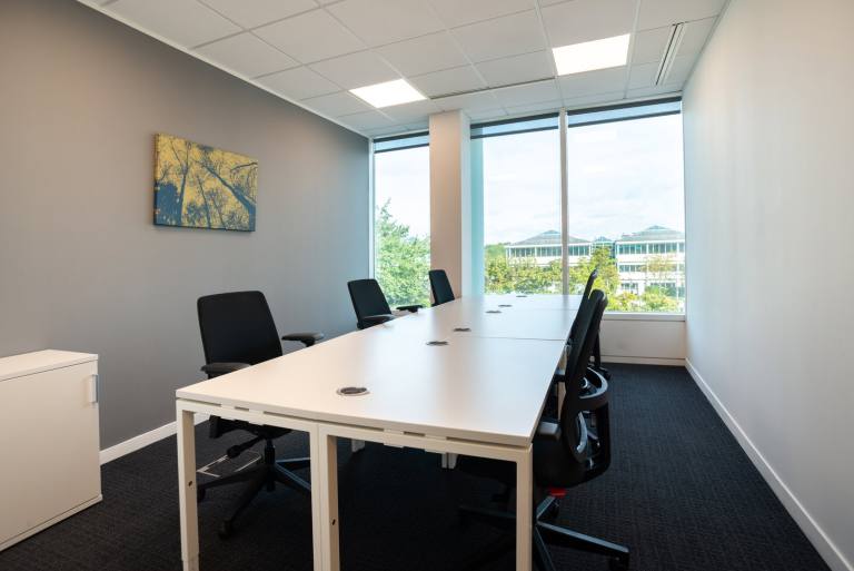 Northampton - NN4 7PA \ Flexible Office Space for Up to 10 Desks