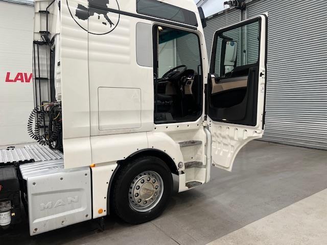 MAN/ ERF TGS 26.460 6x2 Midlift Tractor Unit