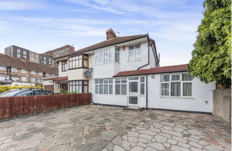 4 bed semi plus G/F granny annex with potential to extend on side and loft Sidcup, Kent