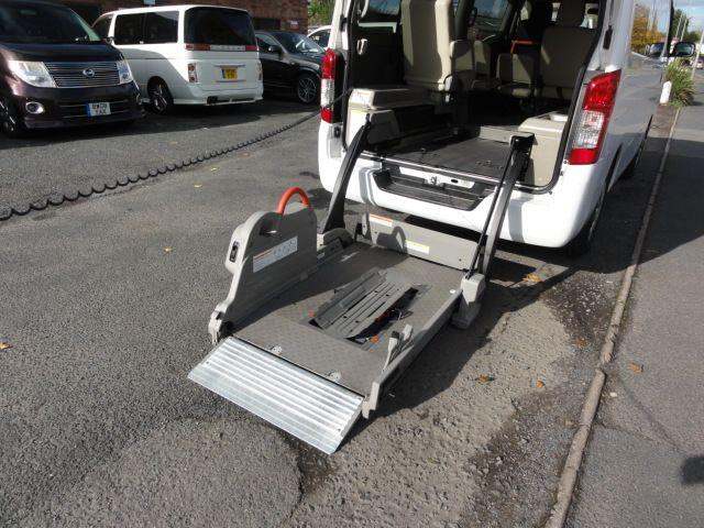  Nissan Urvan NV350 DUAL WHEELCHAIR CARRIER OR CAMPER Petrol Automatic