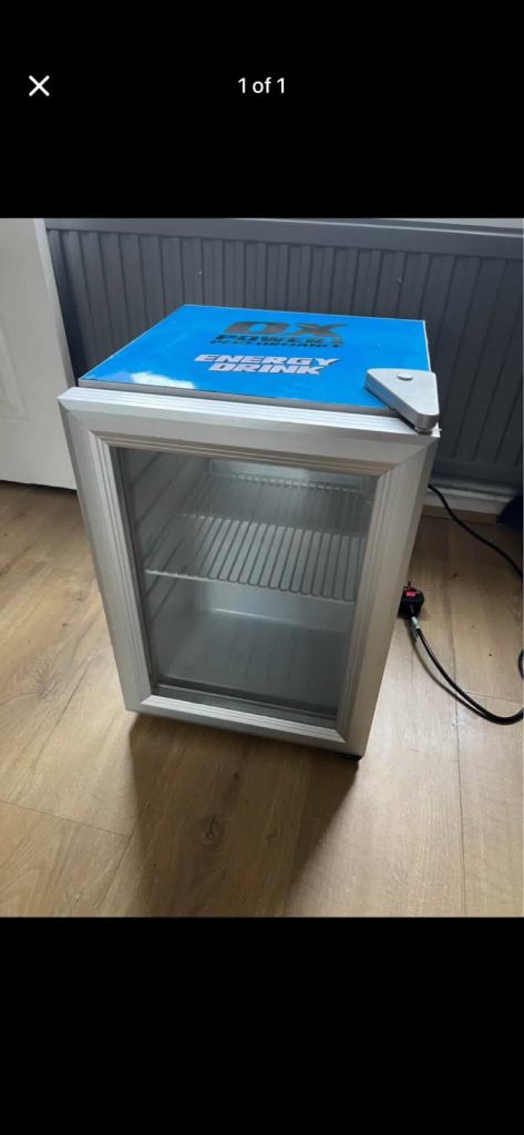 Mini Drinks Fridge – Silver, Good Condition