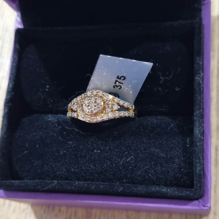 Gold 9ct Diamond cluster ring.  0.50ct. 