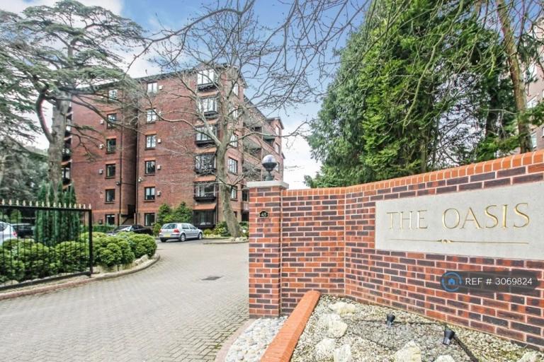 2 bedroom flat in The Oasis, Poole, BH13 (2 bed) (#3069824)