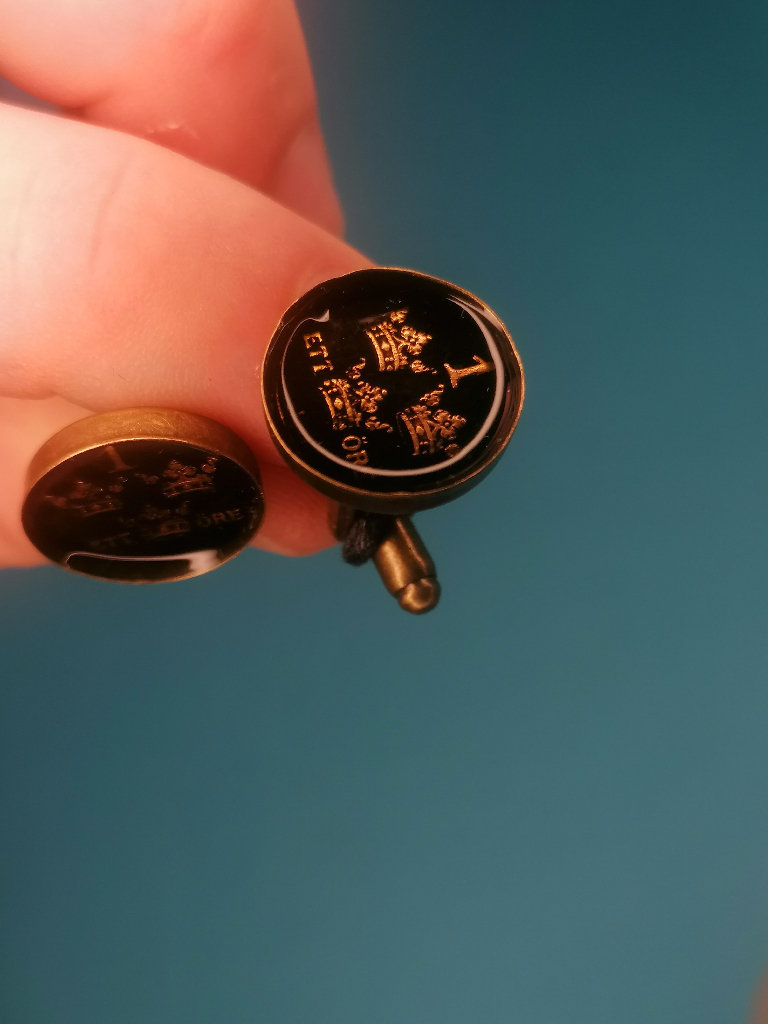 Vintage Royal 1 TTE ORE Cufflinks. Good condition.