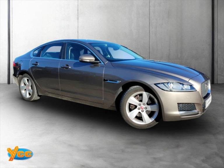2016 Jaguar XF 2.0d Portfolio Saloon 4dr Diesel Auto Euro 6 (s/s) (180 ps) Saloon Diesel Automatic