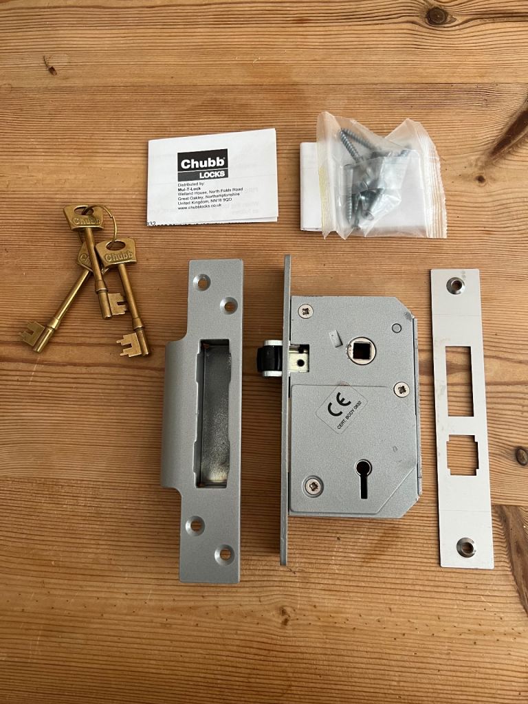 Brand New CHUBB 5 Lever Mortice Sash Lock, £10.00 for Sale in Reading ...