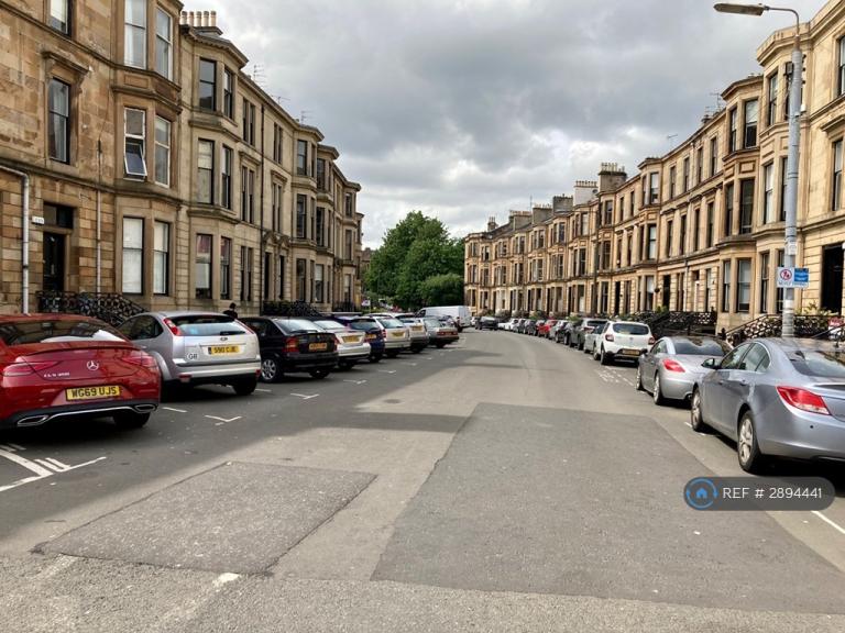 5 bedroom flat in Dowanside Road, Glasgow, G12 (5 bed) (#2894441)