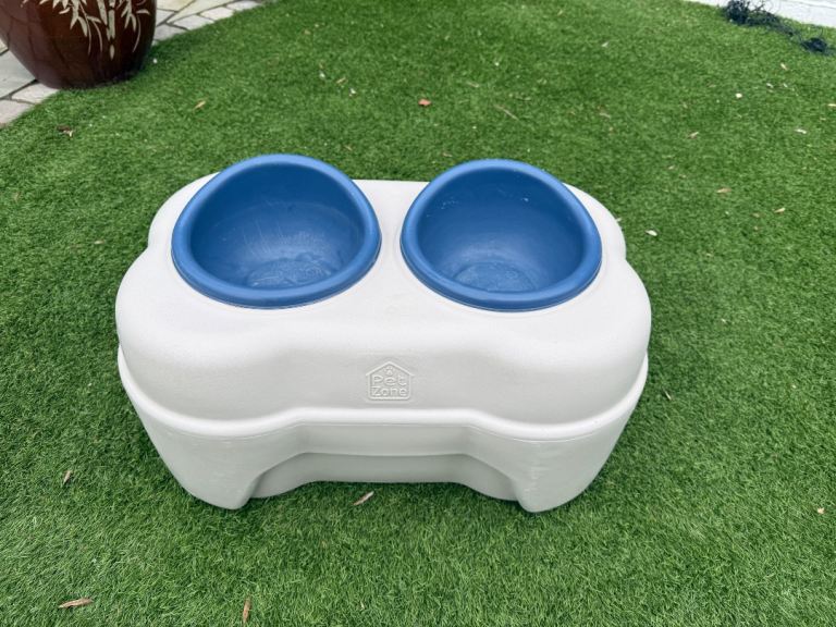 Dog feeding station (bowls with storage)