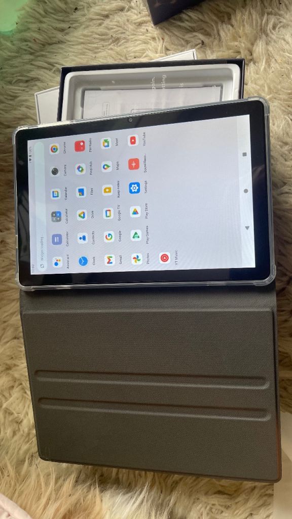 2 × 10-inch Android tablets.