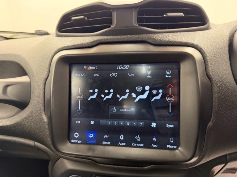 2019 Jeep Renegade 1.0 T3 GSE Limited 5dr **HUGE LUXURY SPEC**  FSH ESTATE Petrol Manual