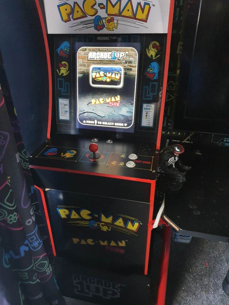 Pacman arcade machine 