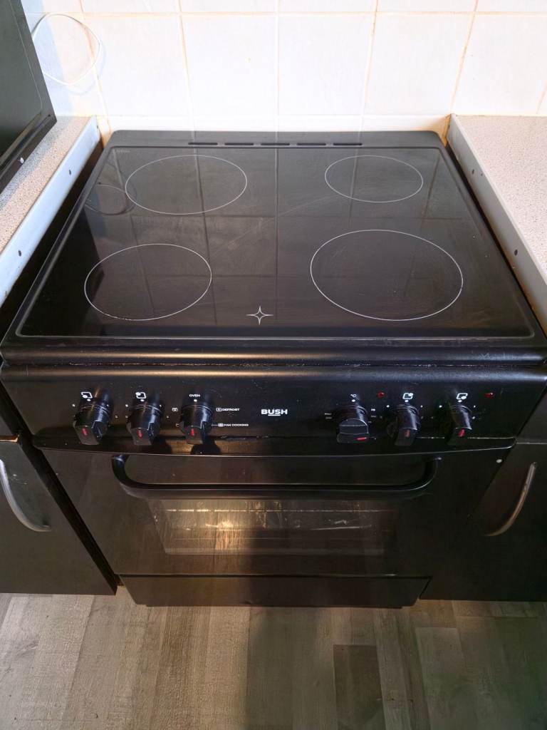 Free standing cooker