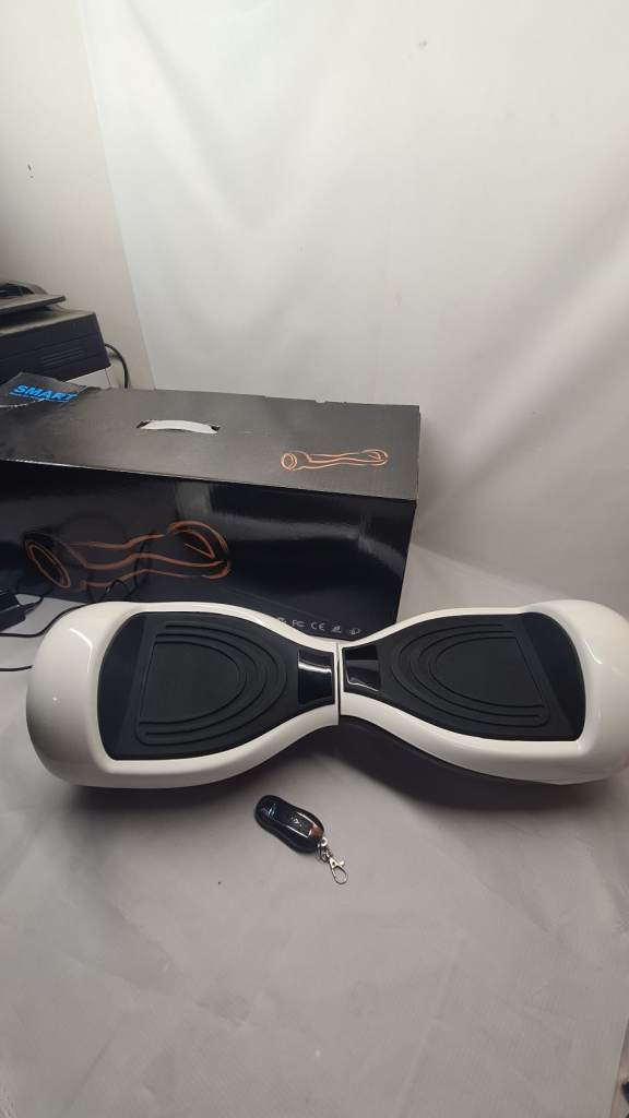 Nero Sports Bluetooth Hoverboard – Self Balancing Electric Scooter Chic White