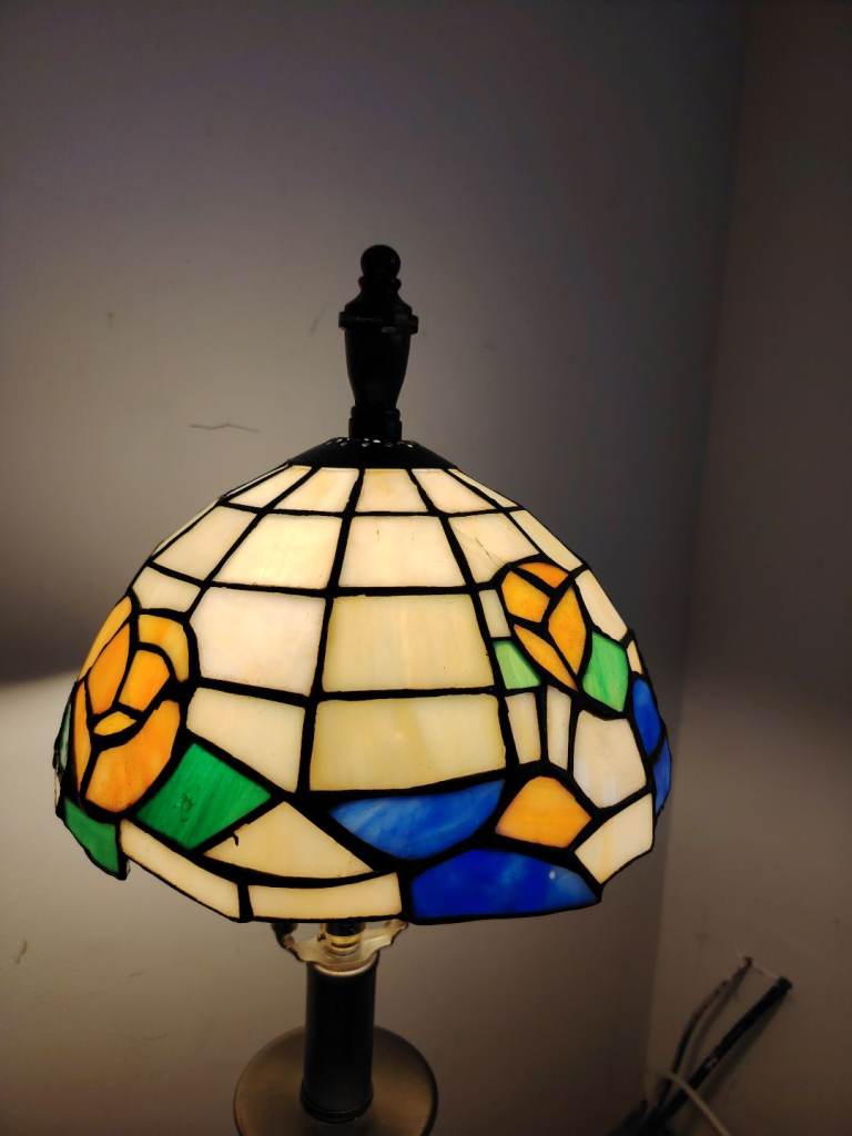 Tiffany-style stained glass lamp shade  floral design with roses damaged squashed