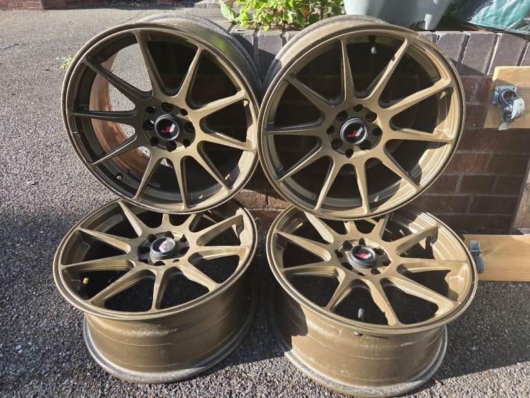 Alloy wheels 