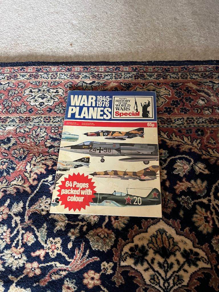Magazine on war planes 