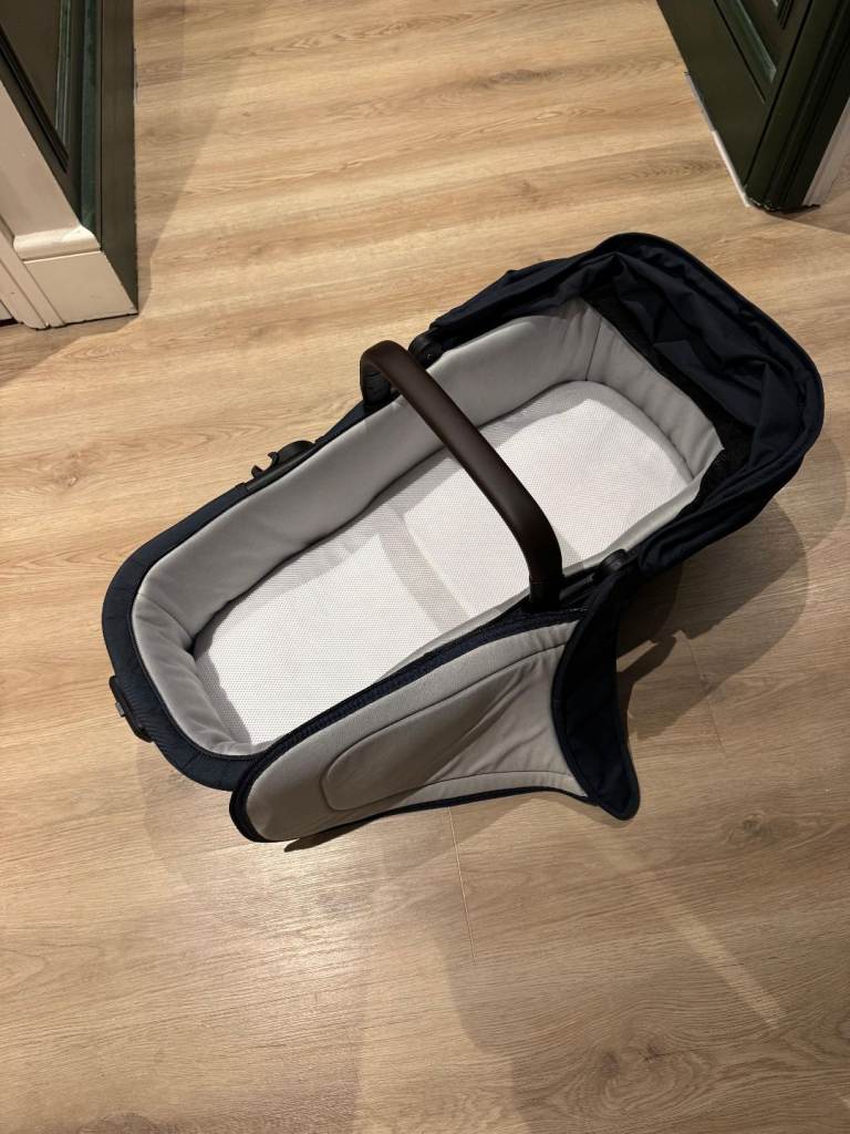 Joolz Aer+ carrycot - Navy blue