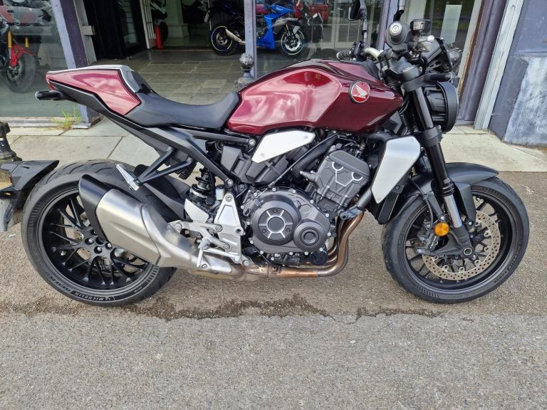 HONDA CB1000R IN BORDEAUX RED 