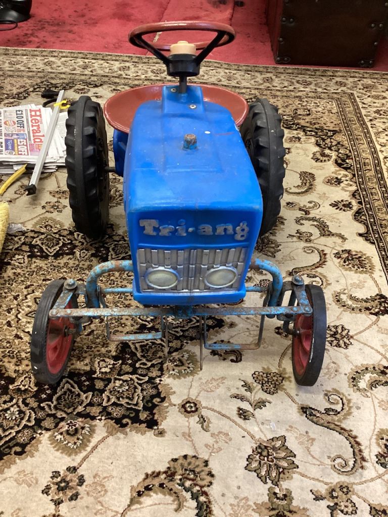 Child’s Triang ride on tractor 