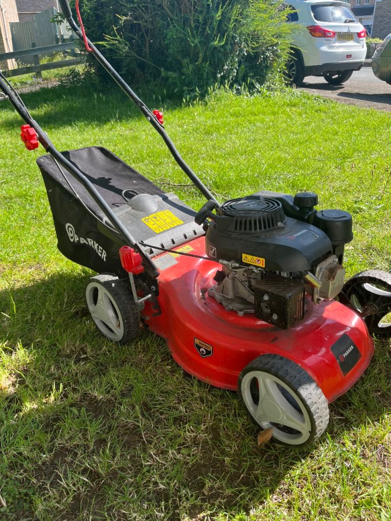 Parker 132cc petrol lawn mower 