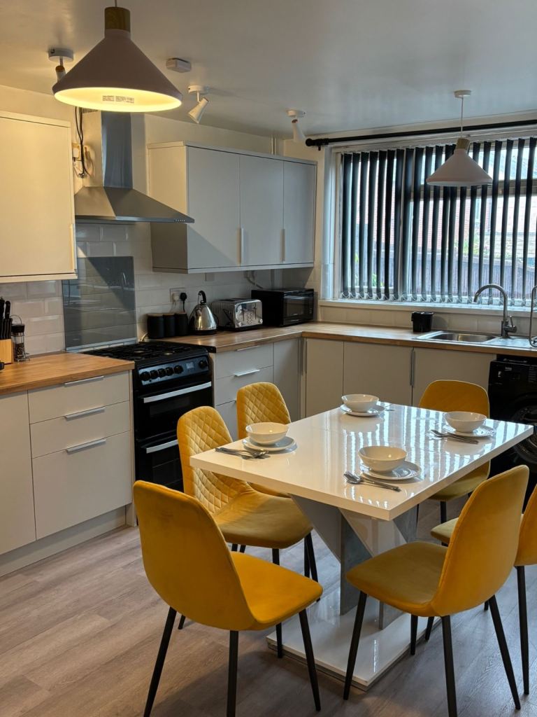 Cleaners- Professional and Reliable Domestic and Commercial Cleaning service in Birmingham 