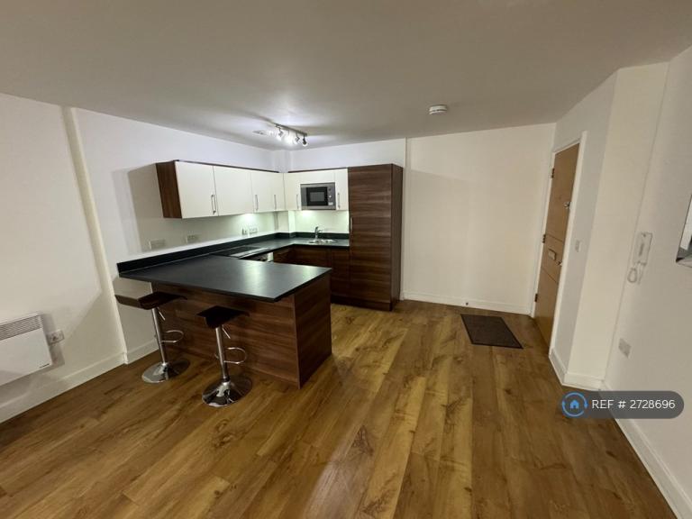 1 bedroom flat in Jefferson House, West Drayton, UB7 (1 bed) (#2728696)