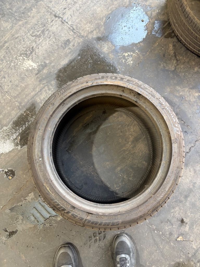255/40/17  94W Part Worn Bridgestone Tyre