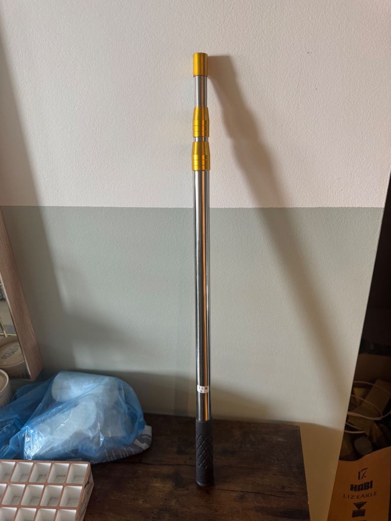Adjustable Metal Shower Curtain Rod – Good Condition, Gold/Silver Finish