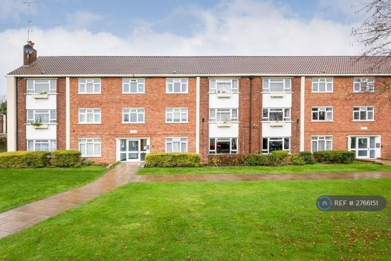 2 bedroom flat in Northumbria Road, Maidenhead, SL6 (2 bed) (#2766151)