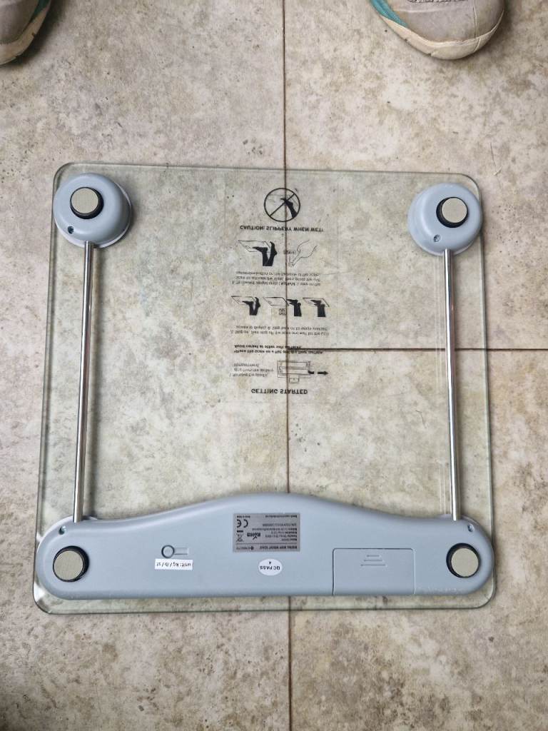 ETEKCITY Glass Digital Bathroom Scale – Good Condition