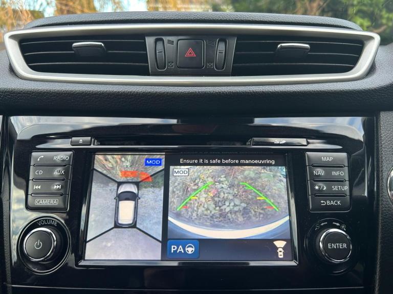 2014 Nissan Qashqai 1.6 dCi Tekna 5dr Xtronic HATCHBACK DIESEL Automatic