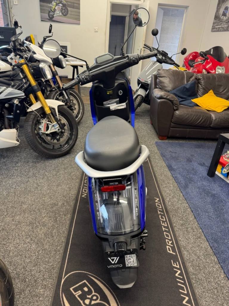 2025 VMOTO CUx Moped Electric Automatic (4 ps) ELECTRIC Automatic