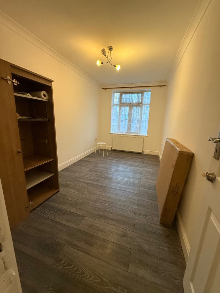Modern Studio Flat | Extended Kitchen | HA9 8EB | £1,400 pcm