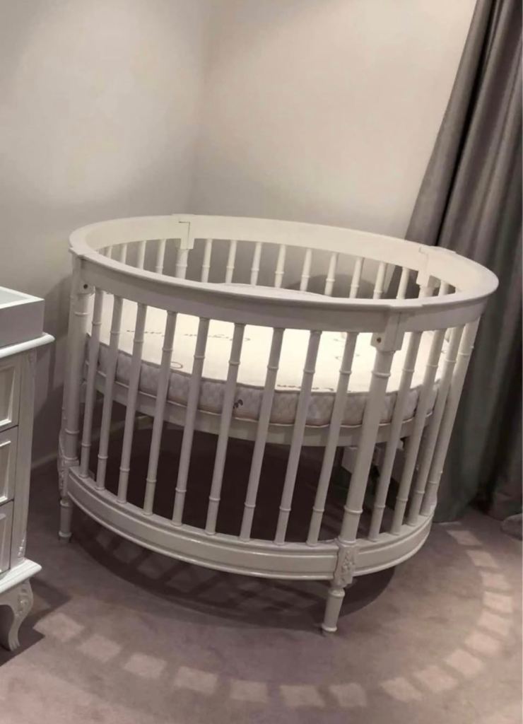 White Round Baby Cot Bed 
