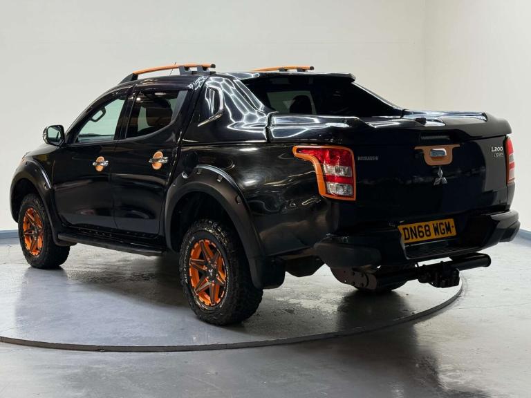 2018 Mitsubishi L200 2.4 L200 Barbarian SVP II DI-D Auto 4WD Pickup Diesel Automatic