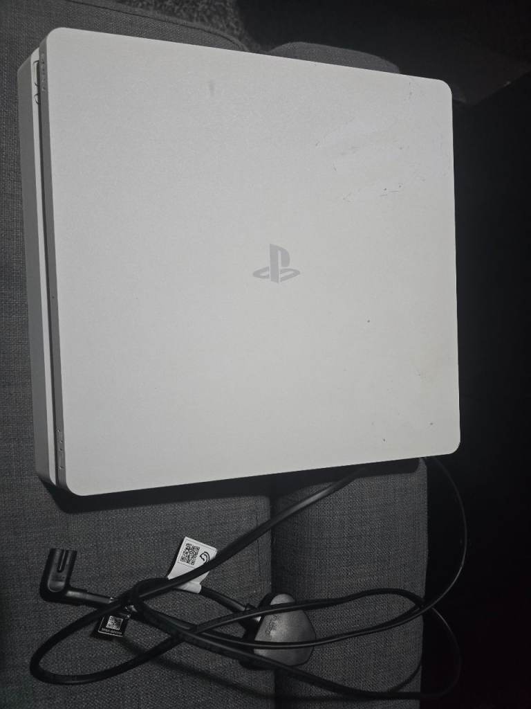 White silm ps4 