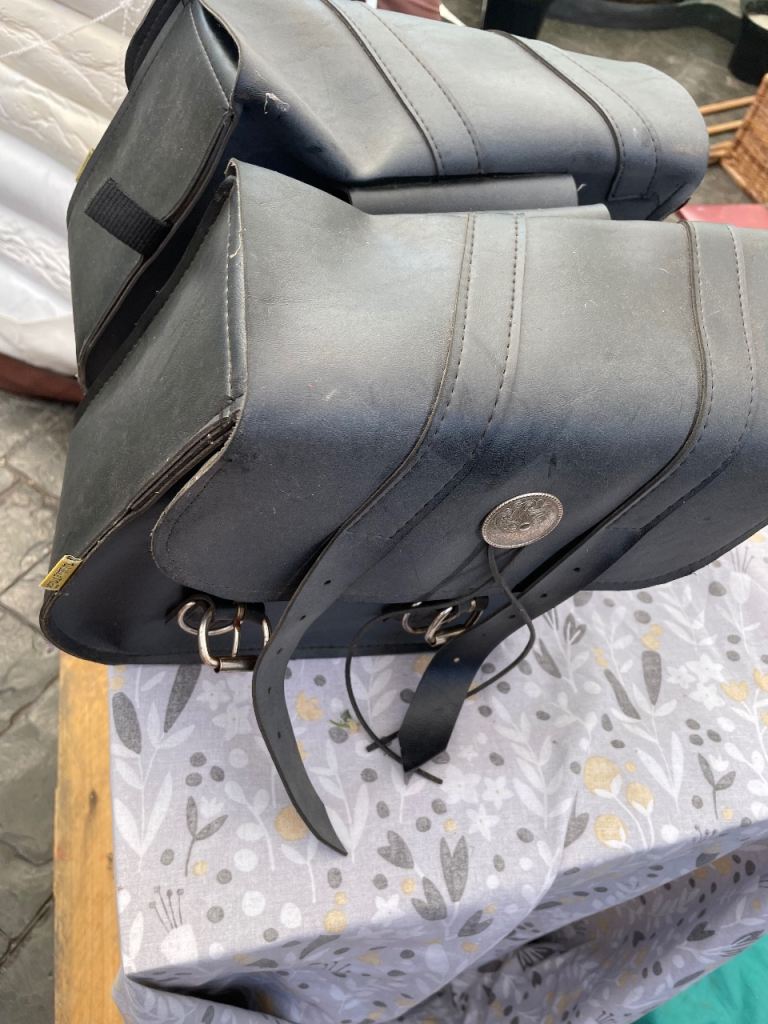 Leather motorcycle saddle bags 