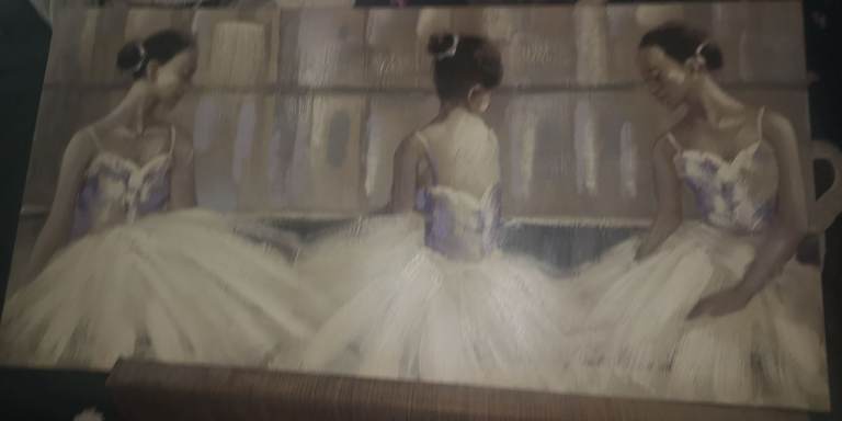 Canvases and framed pics offers welcome 