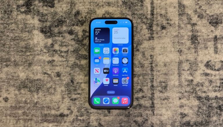 Apple iPhone 15 128GB Black - Excellent Condition 