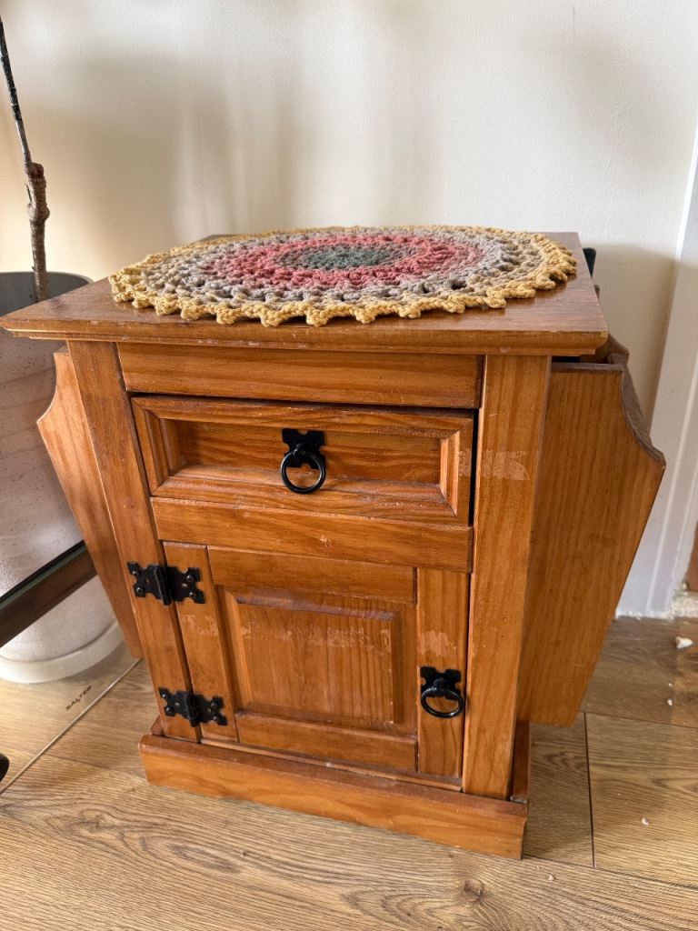 Wooden bedside console 